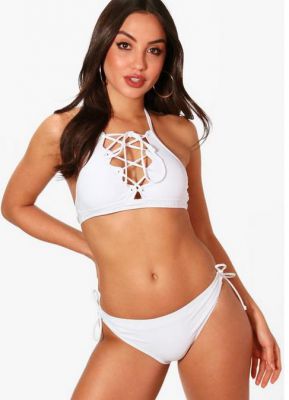 Boohoo bikini Rhodes Eyelet Crop za £7.00